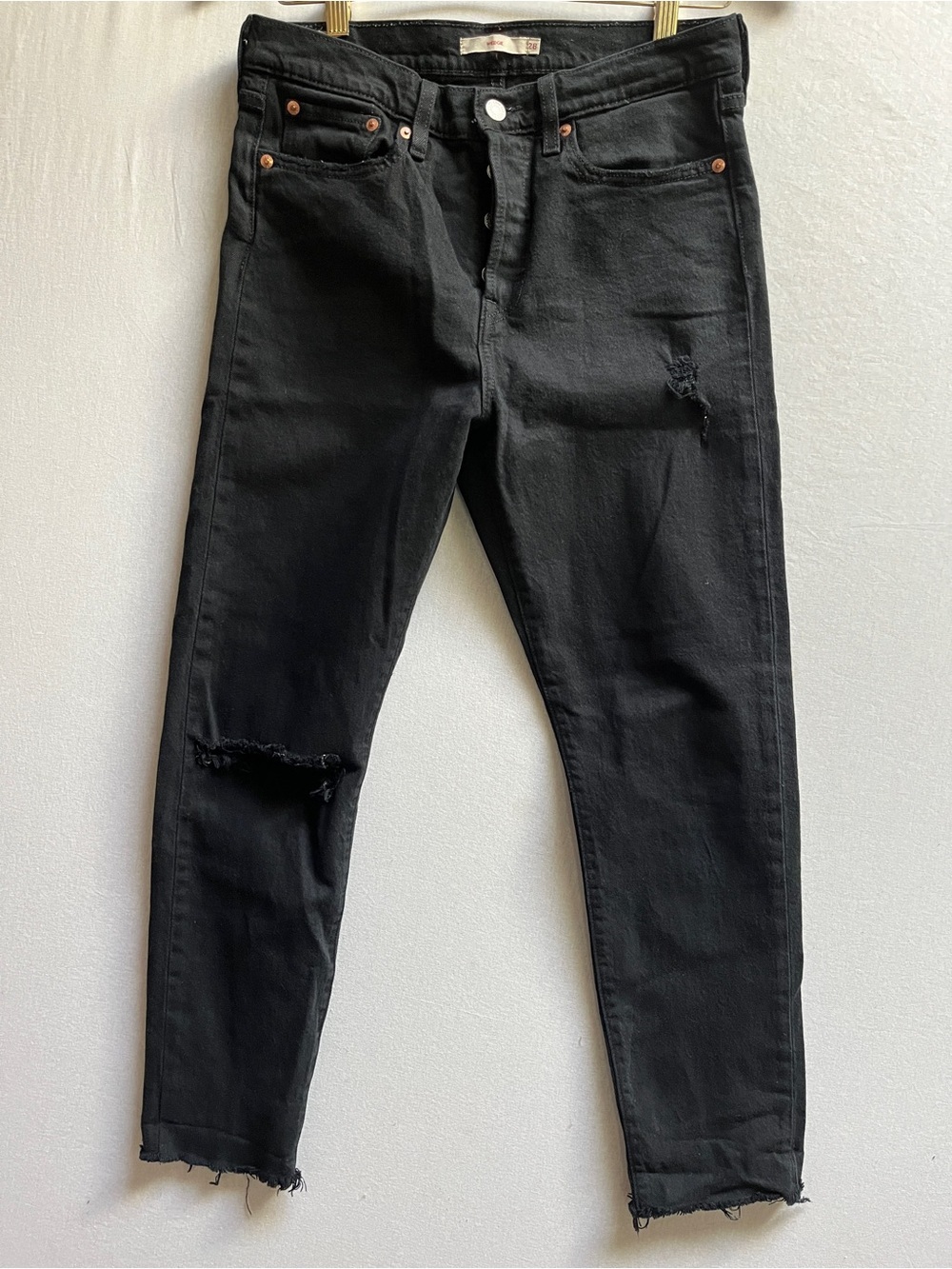 Levi's Wedgie Skinny Distressed Jeans 28